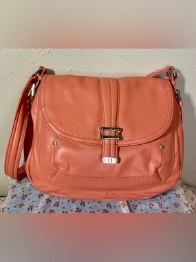 Vintage Liz Claiborne Coral Leather Shoulder Bag
